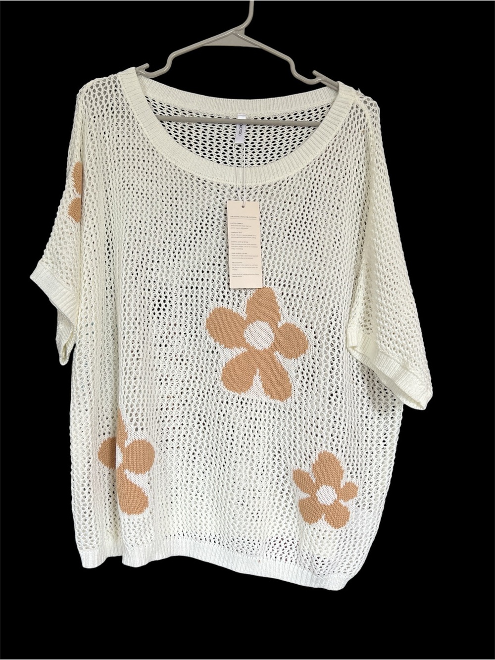 DOKOTOO White Knit Short-Sleeve Sweater with Beige Flower Motif NWT